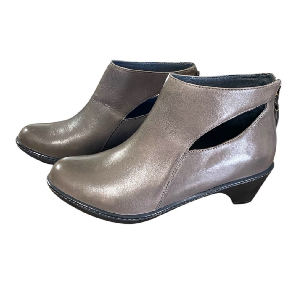 Dansko Bonita Womens Size 37 US 6.5-7 Ankle
Booties Gray Leather Cutout Zip